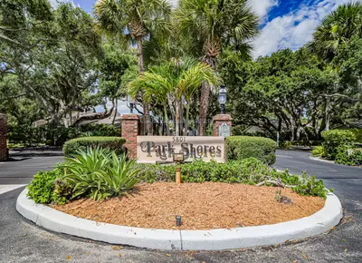 219 E Park Shores Circle 219B, Indian River Shores – Condominium for sale