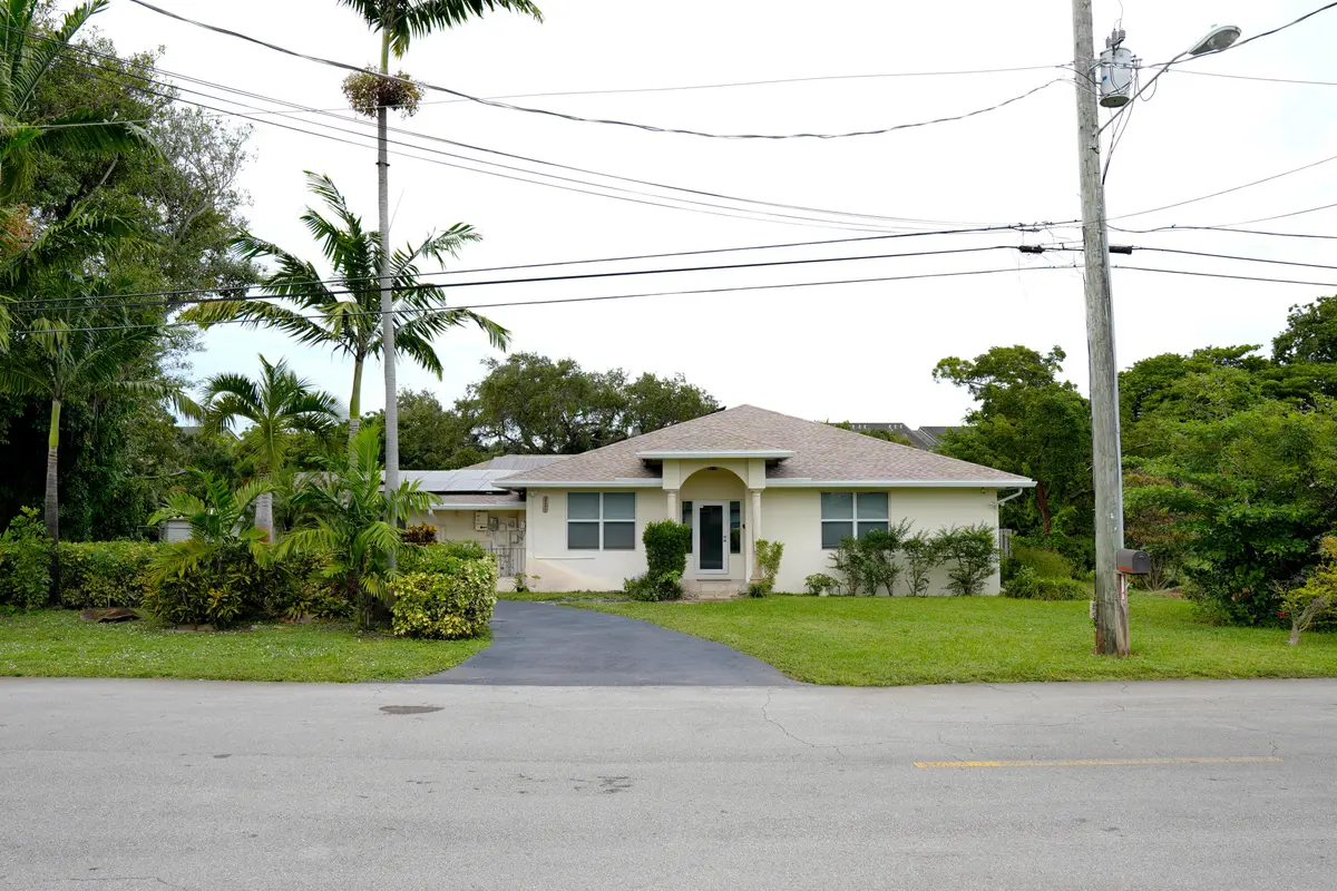 DSC00035 E1 at 821 SW 13TH Court, Pompano Beach