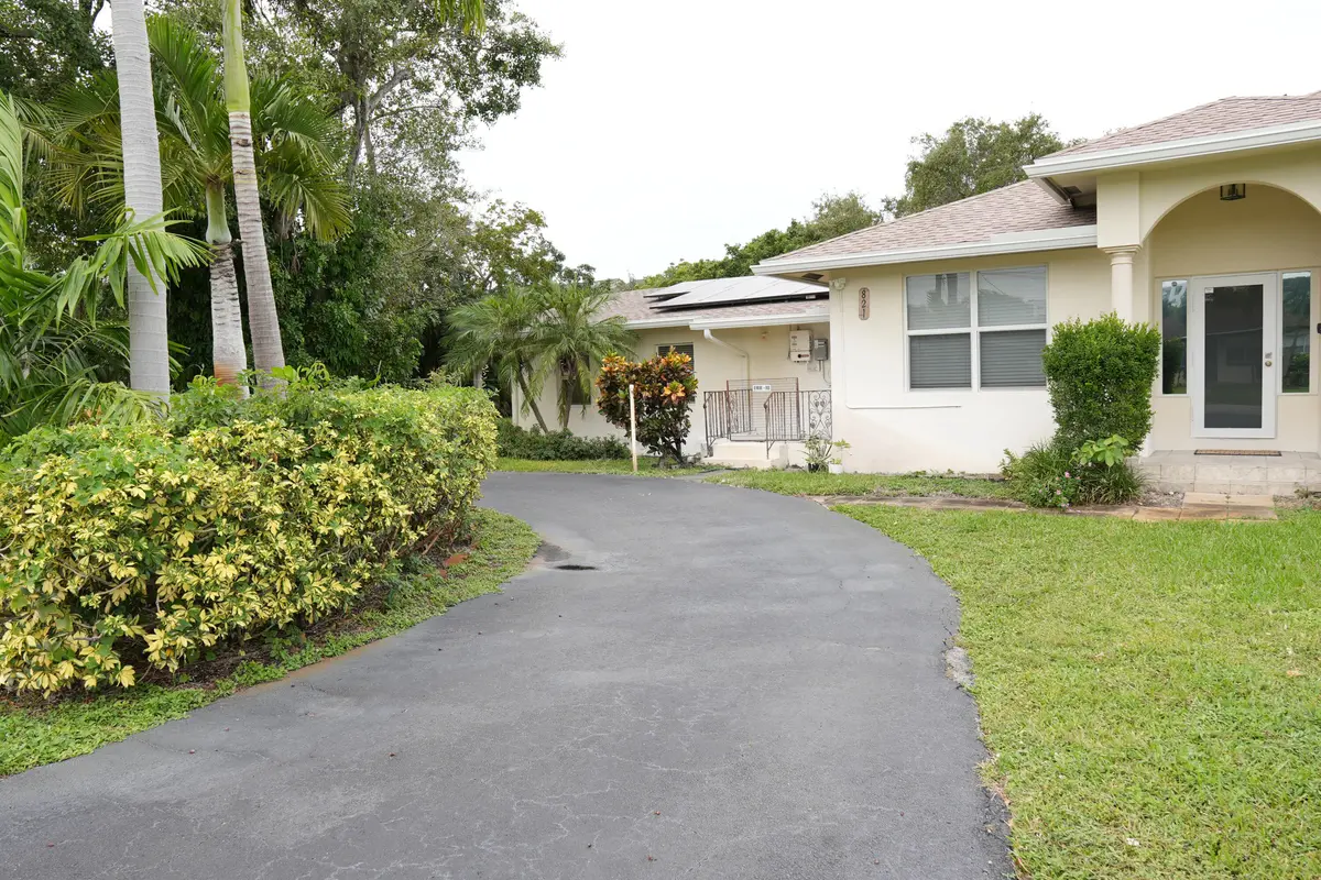 DSC00060 E1 at 821 SW 13TH Court, Pompano Beach