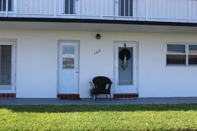 1113 Lake Terrace, Boynton Beach – Condominium for rent