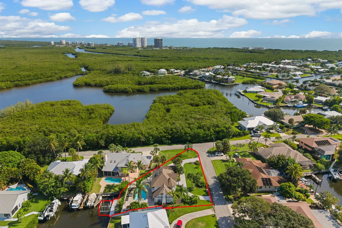 2-web-or-mls-121 Queen Eugenia Ct - 2 at 121 Queen Eugenia Court, Fort Pierce