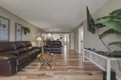 9420 S Hollybrook Lake Drive 304, Pembroke Pines – Condominium for rent