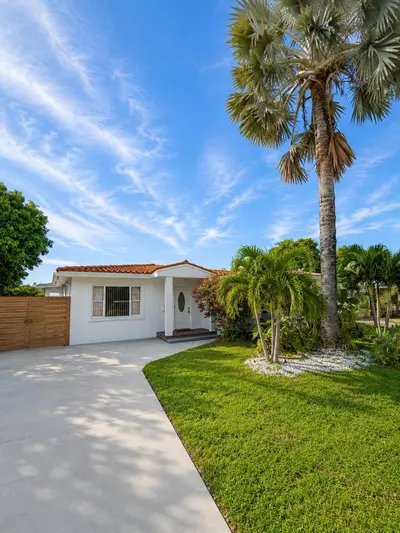 4730 NE 3rd Avenue, Oakland Park – Single Family Residence for sale