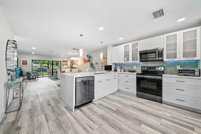 42 STRATFORD Lane D, Boynton Beach – Condominium for sale