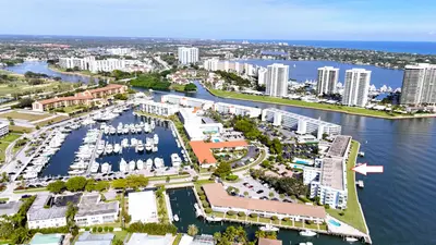 60 Yacht Club Drive 405, North Palm Beach – Condominium for rent