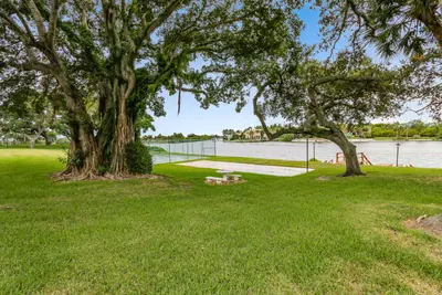 386 GOLFVIEW Road D, North Palm Beach – sold