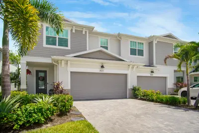 3521 NW SOLANGE Court, Jensen Beach – Villa for sale