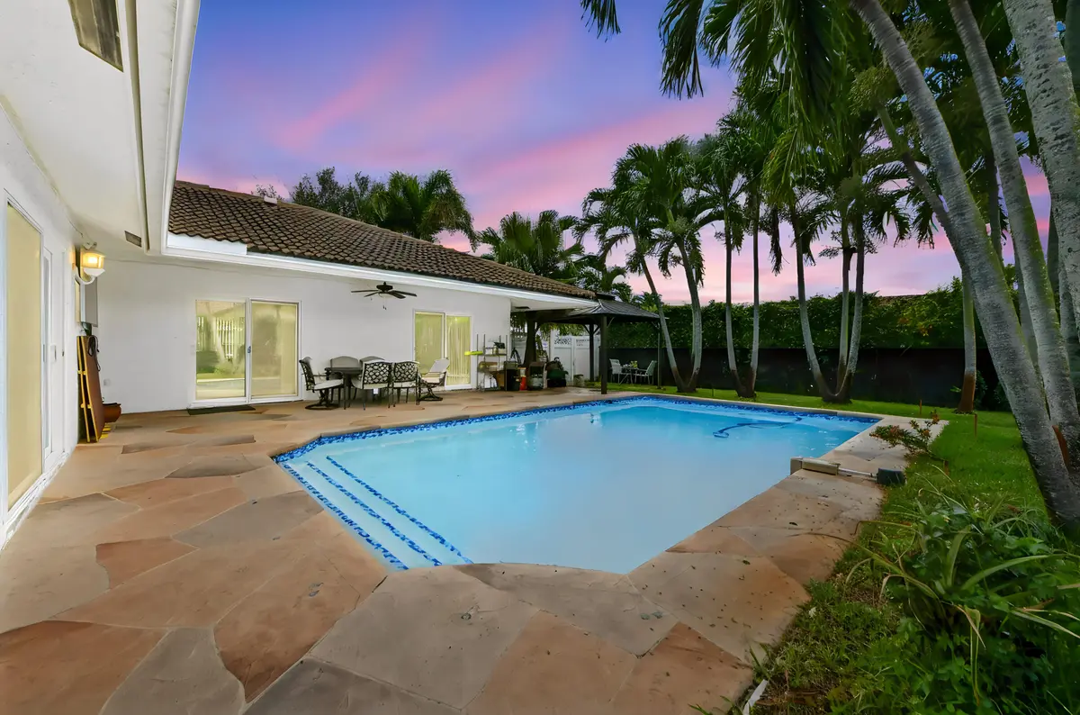 30-pool-03_TW at 7123 NW 42nd Court, Coral Springs
