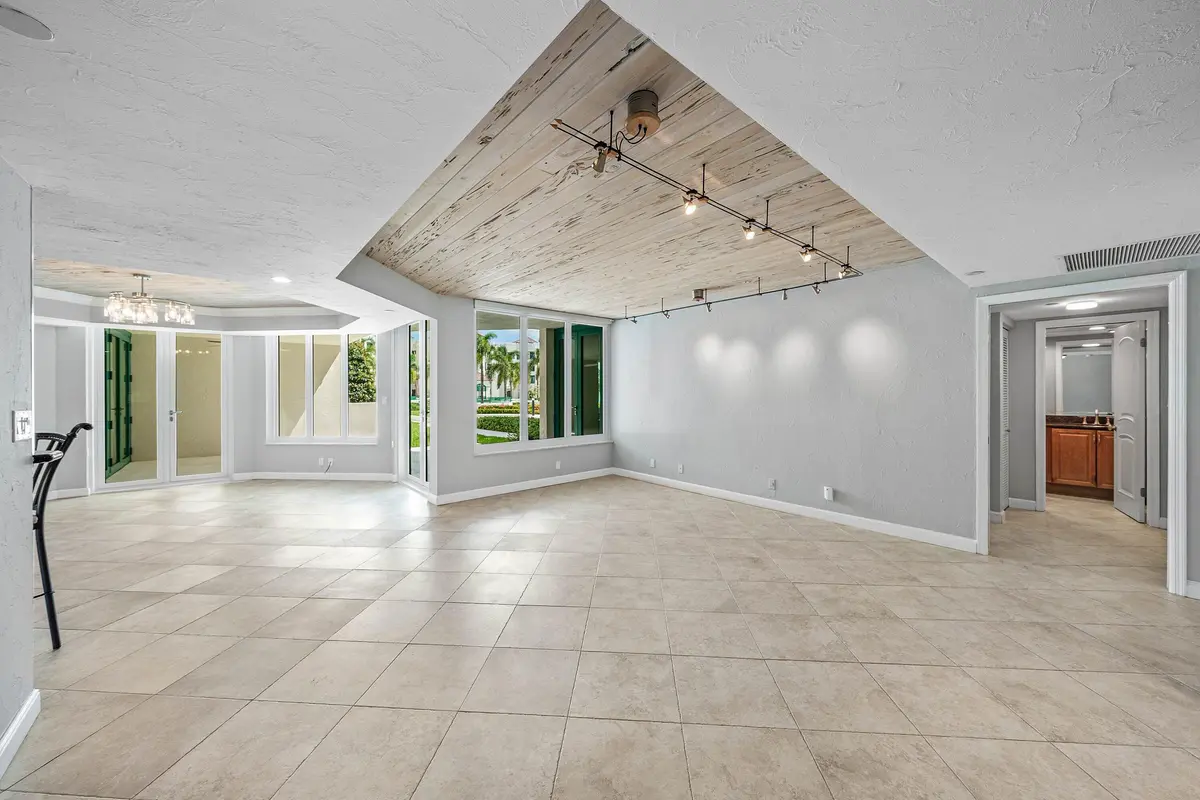 004-120Southeast5thAvenue-223-BocaRaton- at 120 SE 5th Avenue 223, Boca Raton