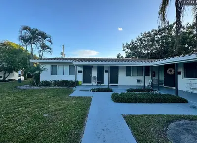 540 NE 45TH Street 11, Boca Raton – Apartment for rent