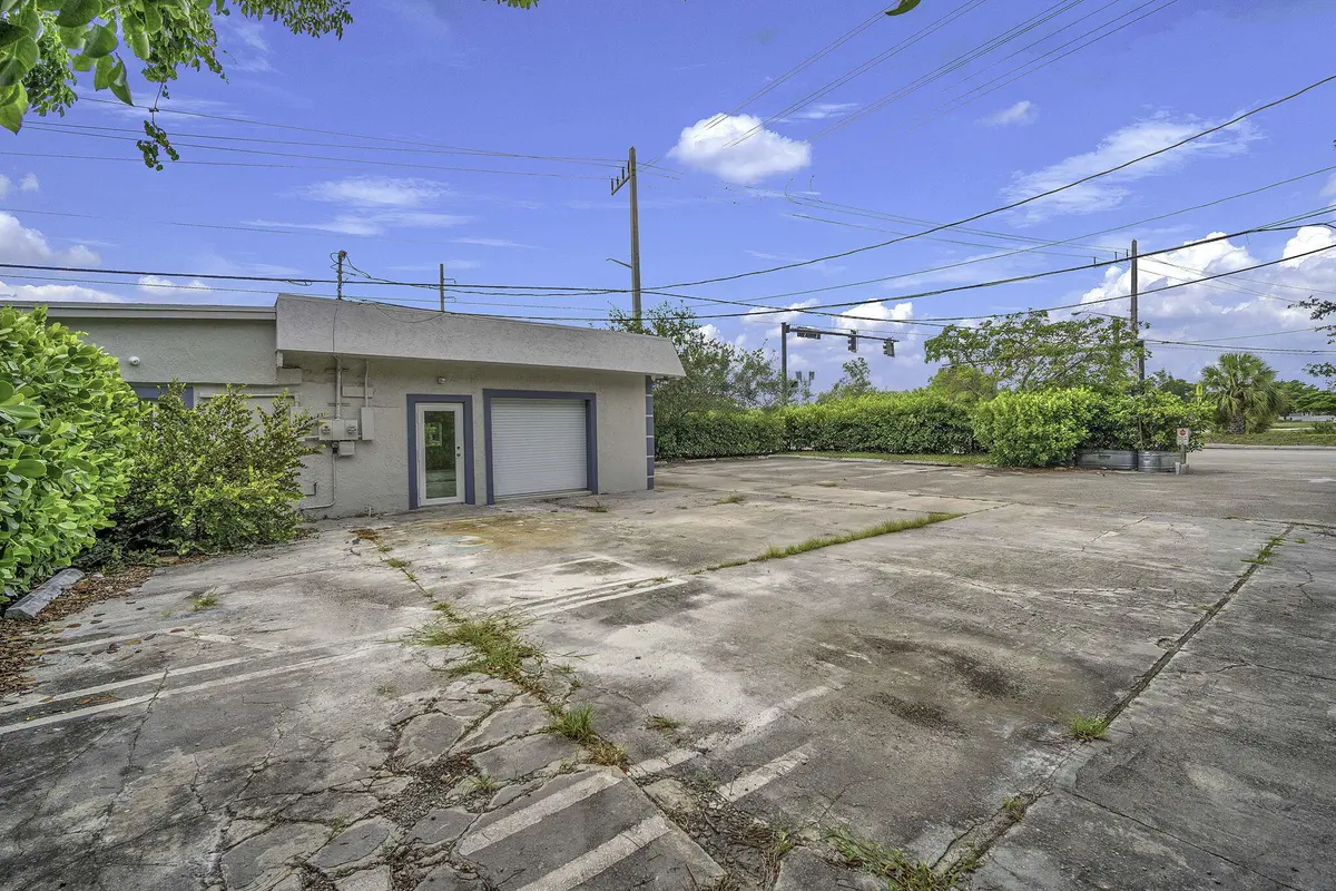 Garage at 3311 N DIXIE, Pompano Beach