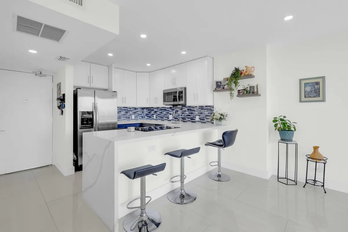 20335 W Country Club Drive 2107 - 14 at 20335 W Country Club Drive 2107, Aventura