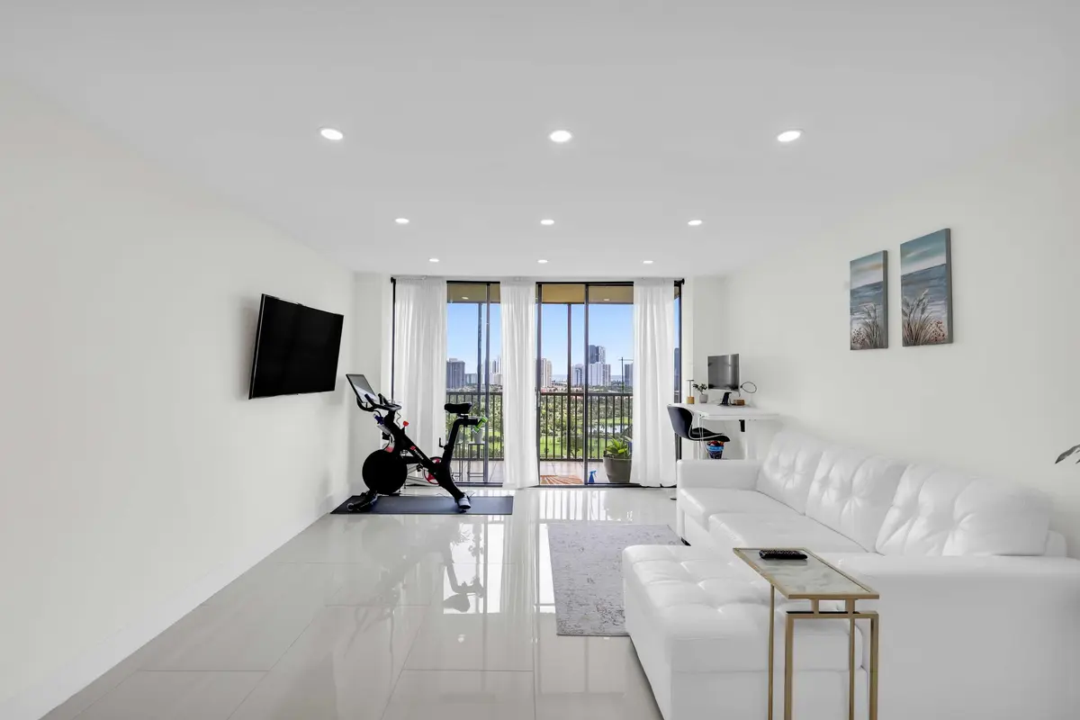 20335 W Country Club Drive 2107 - 16 at 20335 W Country Club Drive 2107, Aventura
