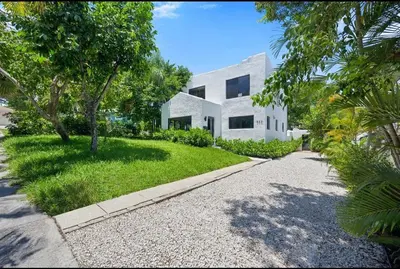 823 33RD Street, West Palm Beach – sold