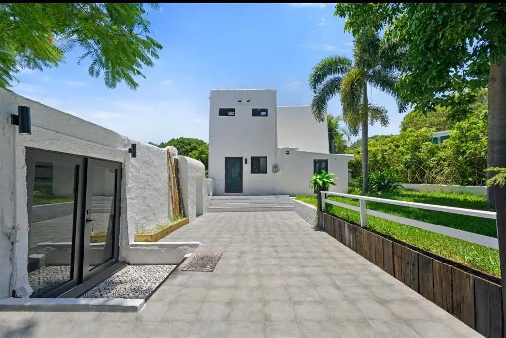 Photo 5 at 823 33RD Street, West Palm Beach