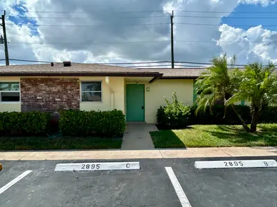 2895 CROSLEY Drive C, West Palm Beach – Condominium for rent