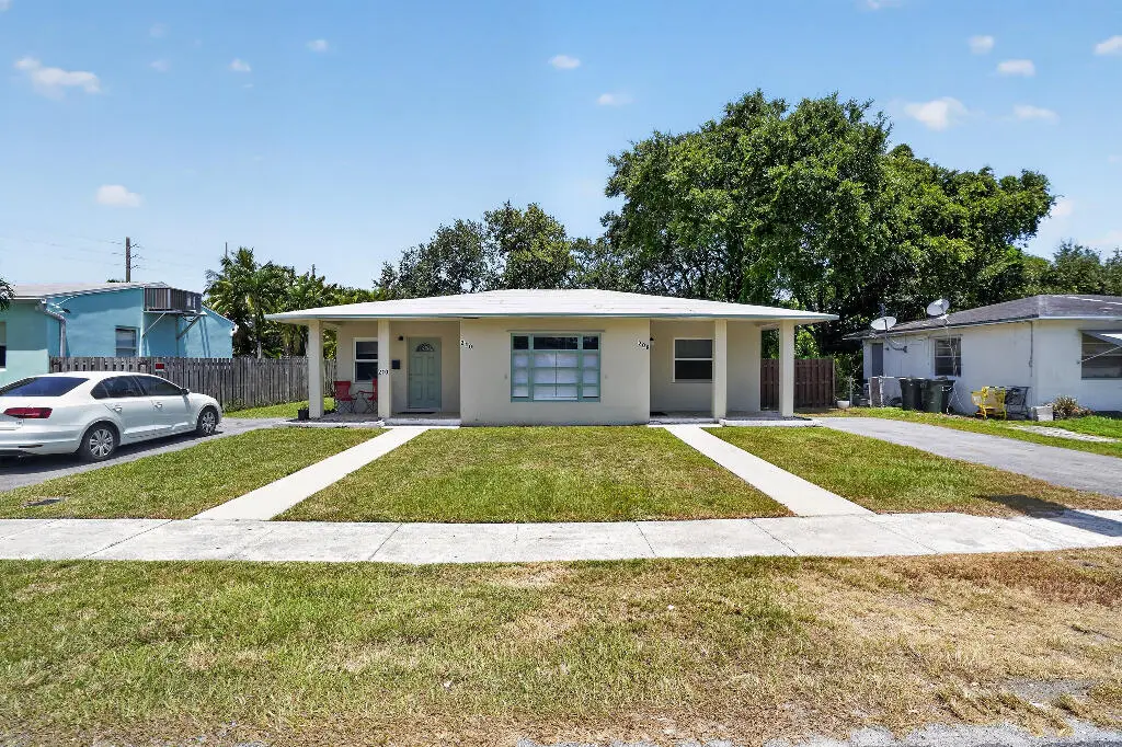 42439_11_image-194434_08.20.2026 at 208 SW 2ND Place 1-2, Dania Beach
