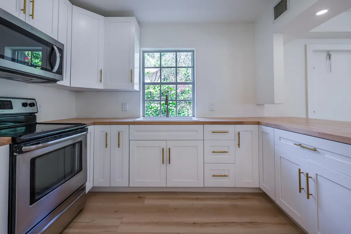 22 169 10 at 20 NE 169TH Street 1-2, North Miami Beach