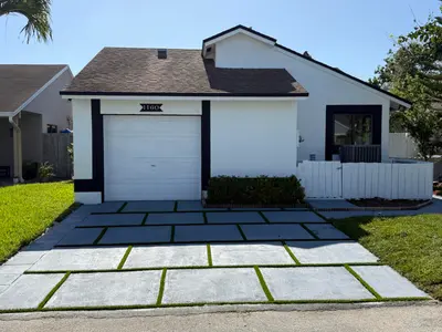 1160 SW 111th Avenue, Pembroke Pines – sold
