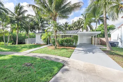3030 ARTHUR Street, Hollywood – Single Family Residence for sale