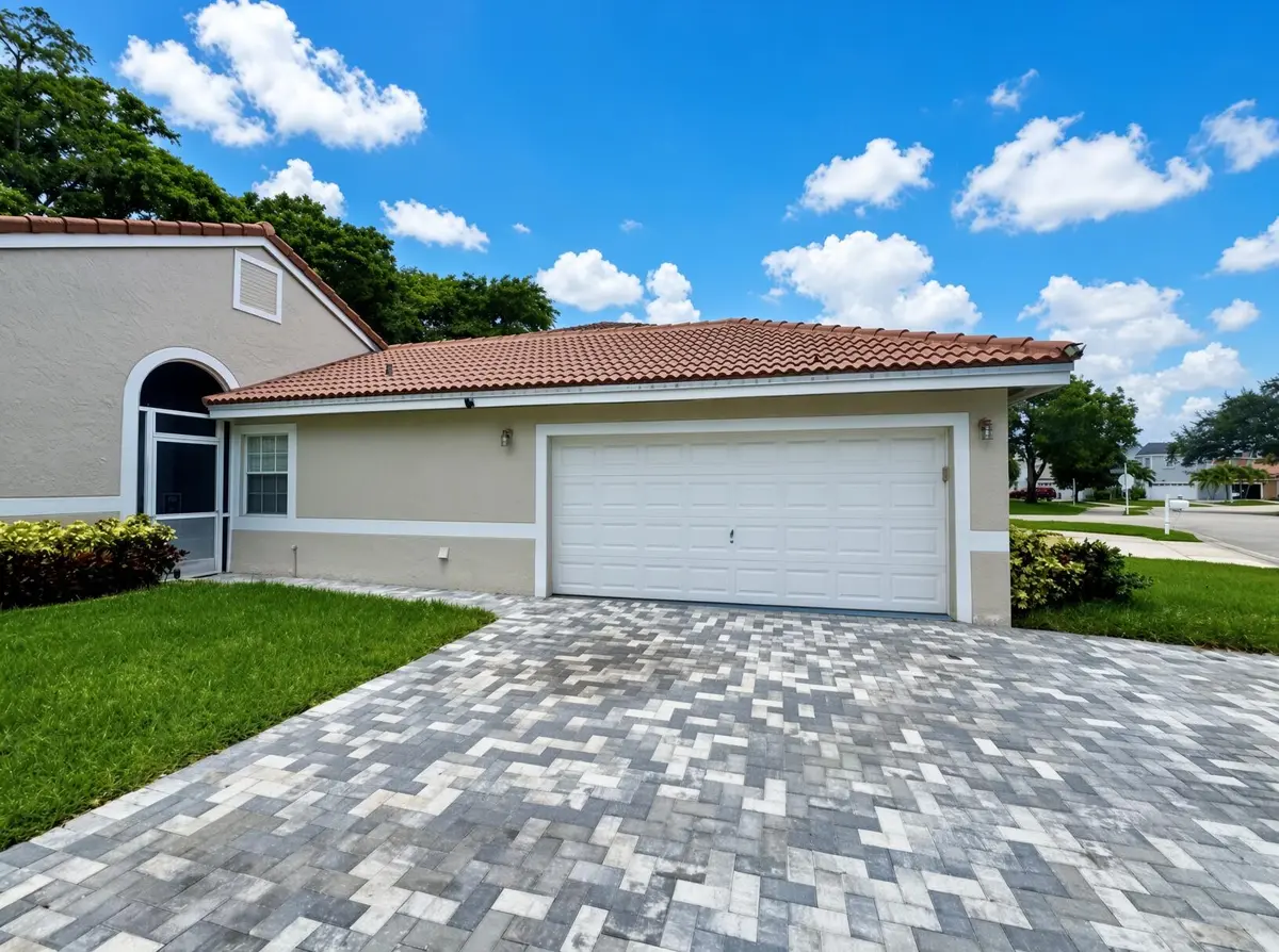 Garage at 10160 Festival Way, Boca Raton