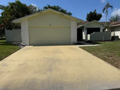 1 Cambridge Place, Boynton Beach – Single Family Residence for rent