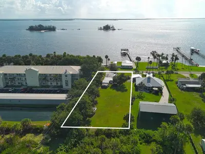 13485 N INDIAN RIVER Drive, Sebastian – Single Family Residence for rent