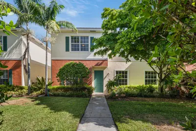 144 SW 7th Court, Pompano Beach – Townhouse for sale