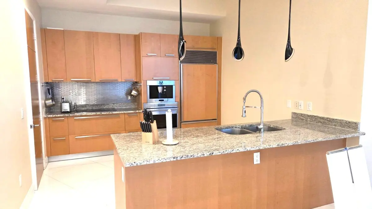 t3807 at 15811 COLLINS Avenue 3807, Sunny Isles Beach