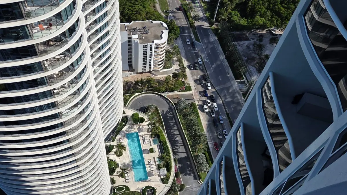 WhatsApp TR at 15811 COLLINS Avenue 3807, Sunny Isles Beach