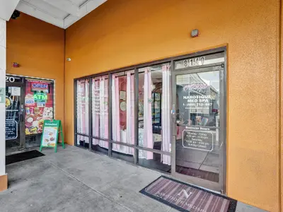 Barber/Beauty, Medical, Professional Service, Retail in Pembroke Pines – business for sale in Pembroke Pines, FL