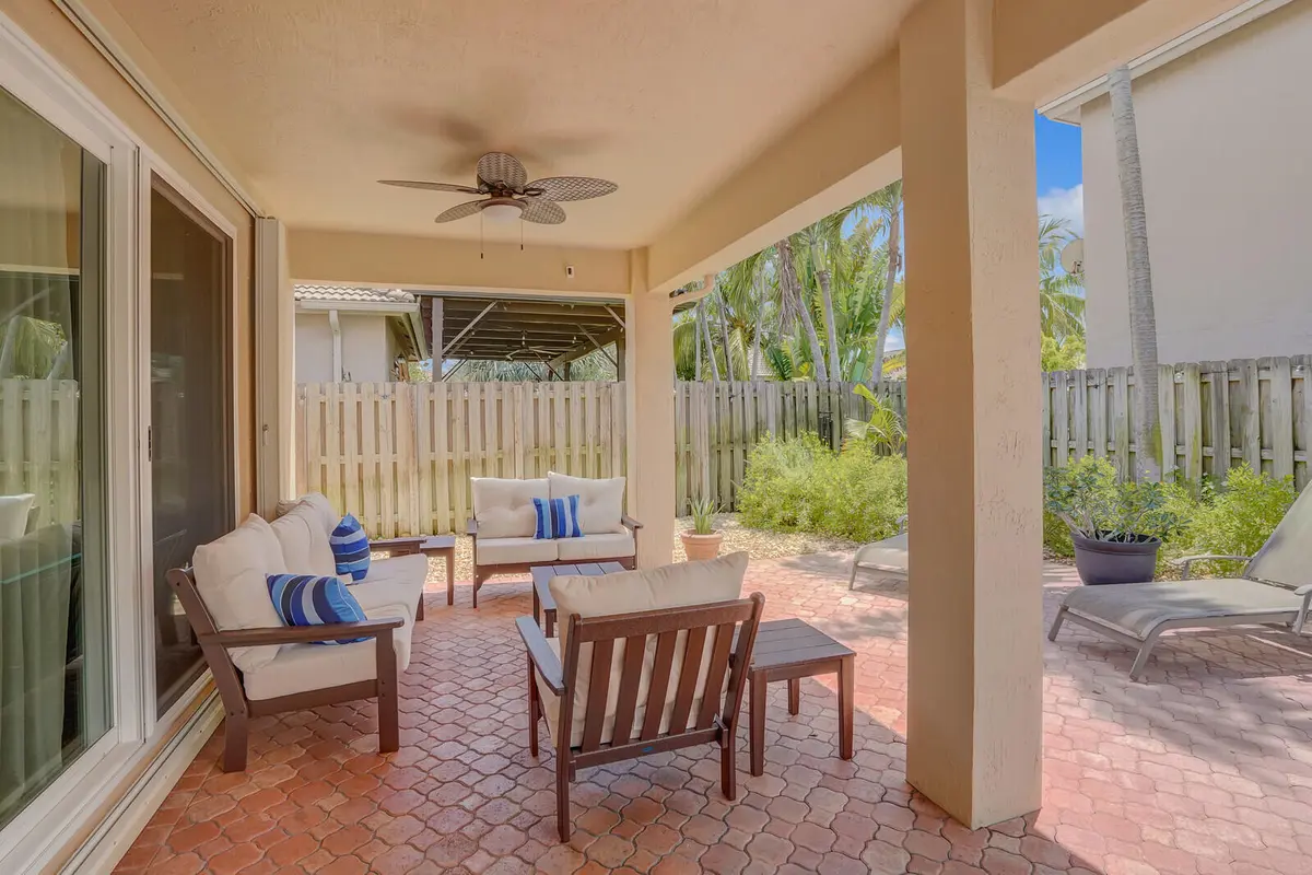 B26066749 at 317 E Garden Cove Circle, Davie