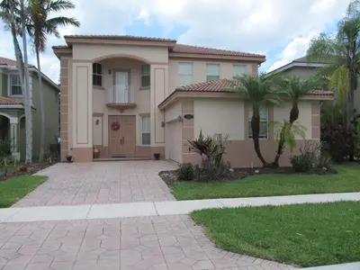 10682 OLD HAMMOCK Way, Wellington – Single Family Residence for rent