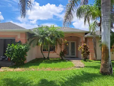 2262 SE Glover Street, Port St. Lucie – sold