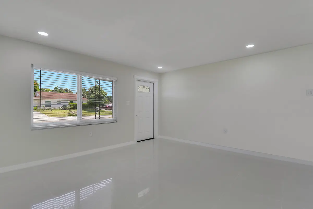 House 3-10 at 4785 Clinton Boulevard, Lake Worth