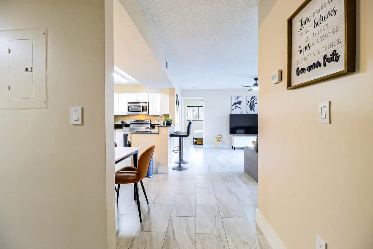 450 Palm #2 at 450 PALM Circle 106, Pembroke Pines