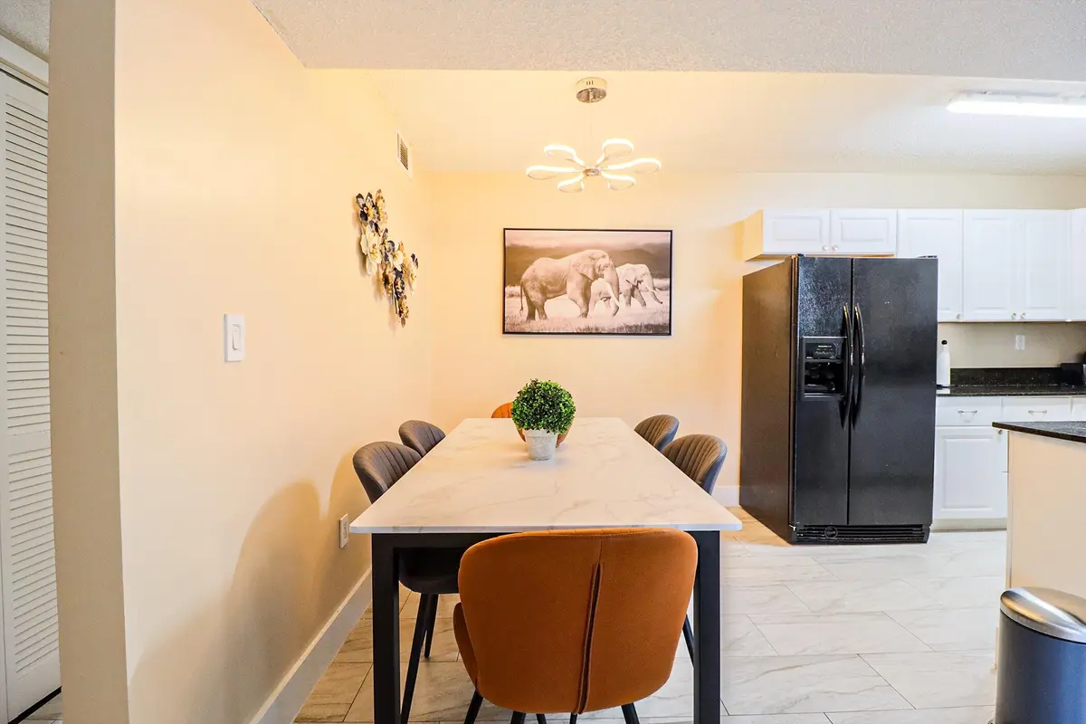450 Palm #6 at 450 PALM Circle 106, Pembroke Pines