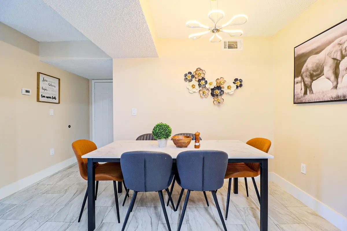 450 Palm #8 at 450 PALM Circle 106, Pembroke Pines