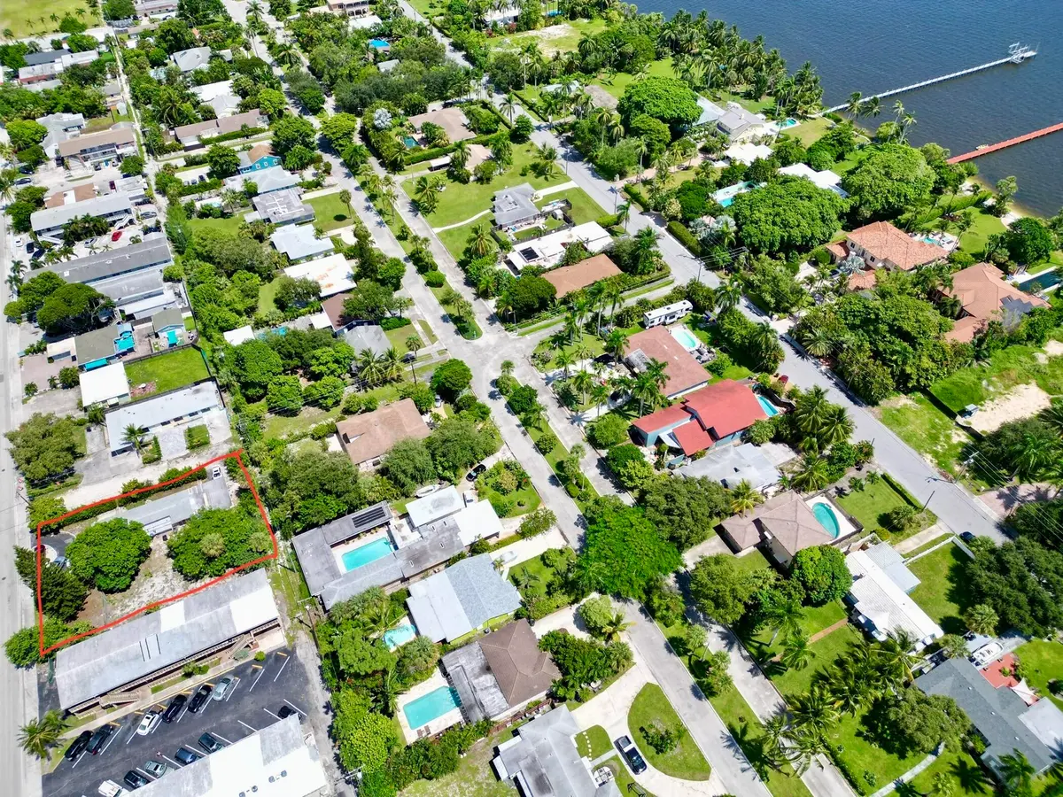 d835b6db-c463-4ed5-b975-f8128cc050ce at 1302 S FEDERAL Highway, Lake Worth Beach