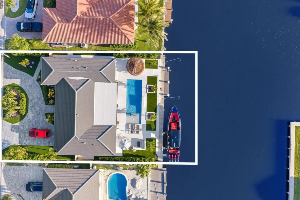 5641 Bayview Drive at 5641 Bayview Drive, Fort Lauderdale