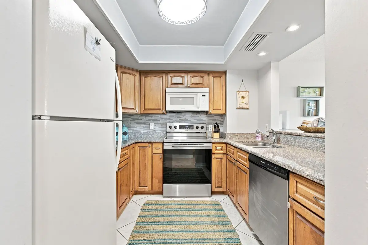 7-web-or-mls-Photo (21)-topaz at 2800 N HIGHWAY A1A 302, Fort Pierce