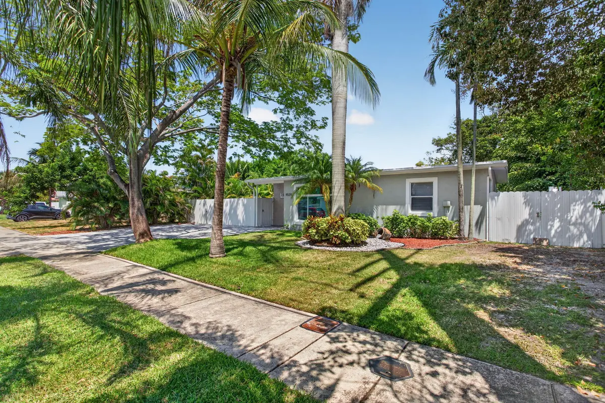 3-web-or-mls-4520-2538 at 4520 NE 15TH Avenue, Pompano Beach