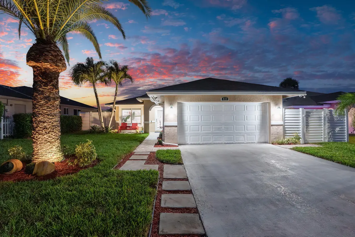 Front Twilight View at 533 NE 1st Avenue, Deerfield Beach
