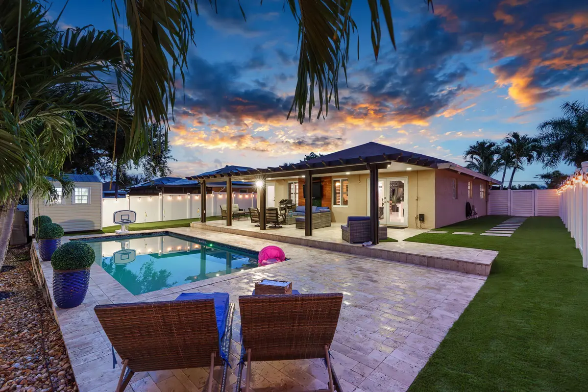 Back Yard Twilight View at 533 NE 1st Avenue, Deerfield Beach