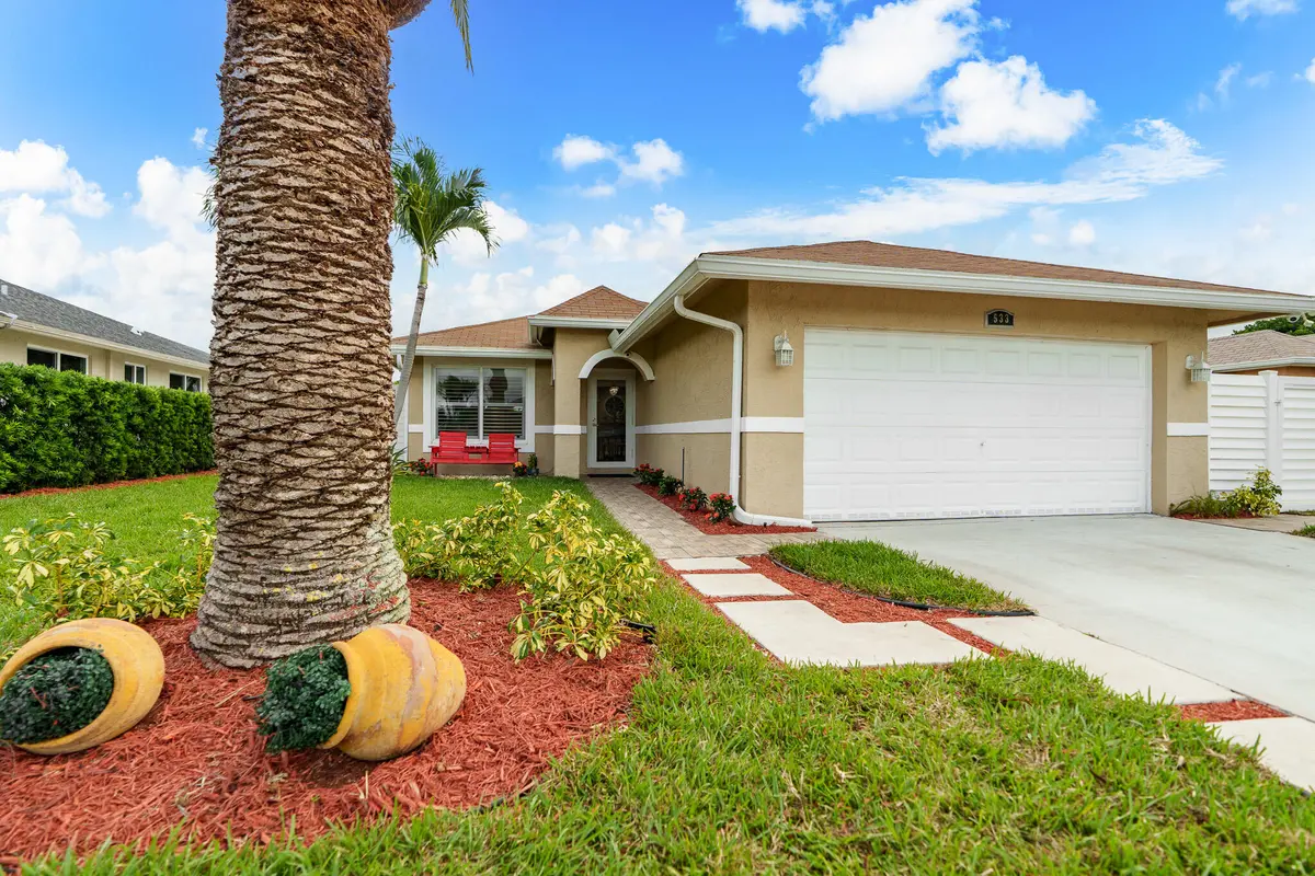 Front Yard View at 533 NE 1st Avenue, Deerfield Beach
