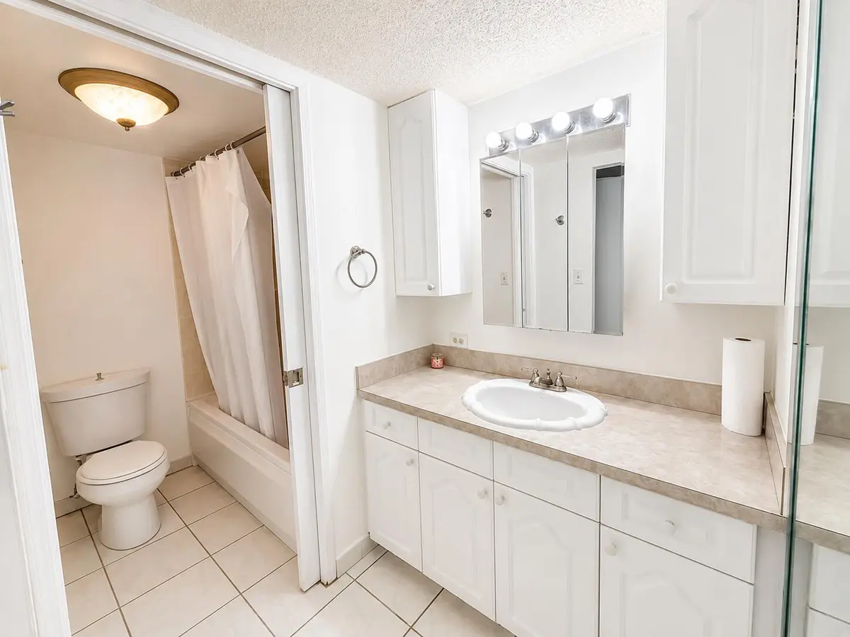 ChatGPT Image 21 ago 2026, 09_11_21 a.m. at 17021 N Bay Road 126, Sunny Isles Beach