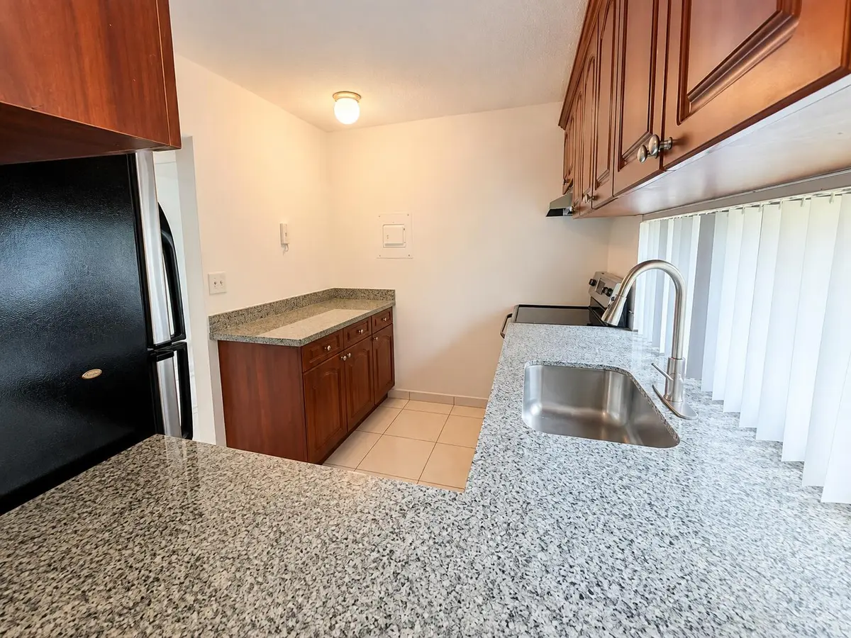 ChatGPT Image 21 ago 2026, 09_11_09 a.m. at 17021 N Bay Road 126, Sunny Isles Beach