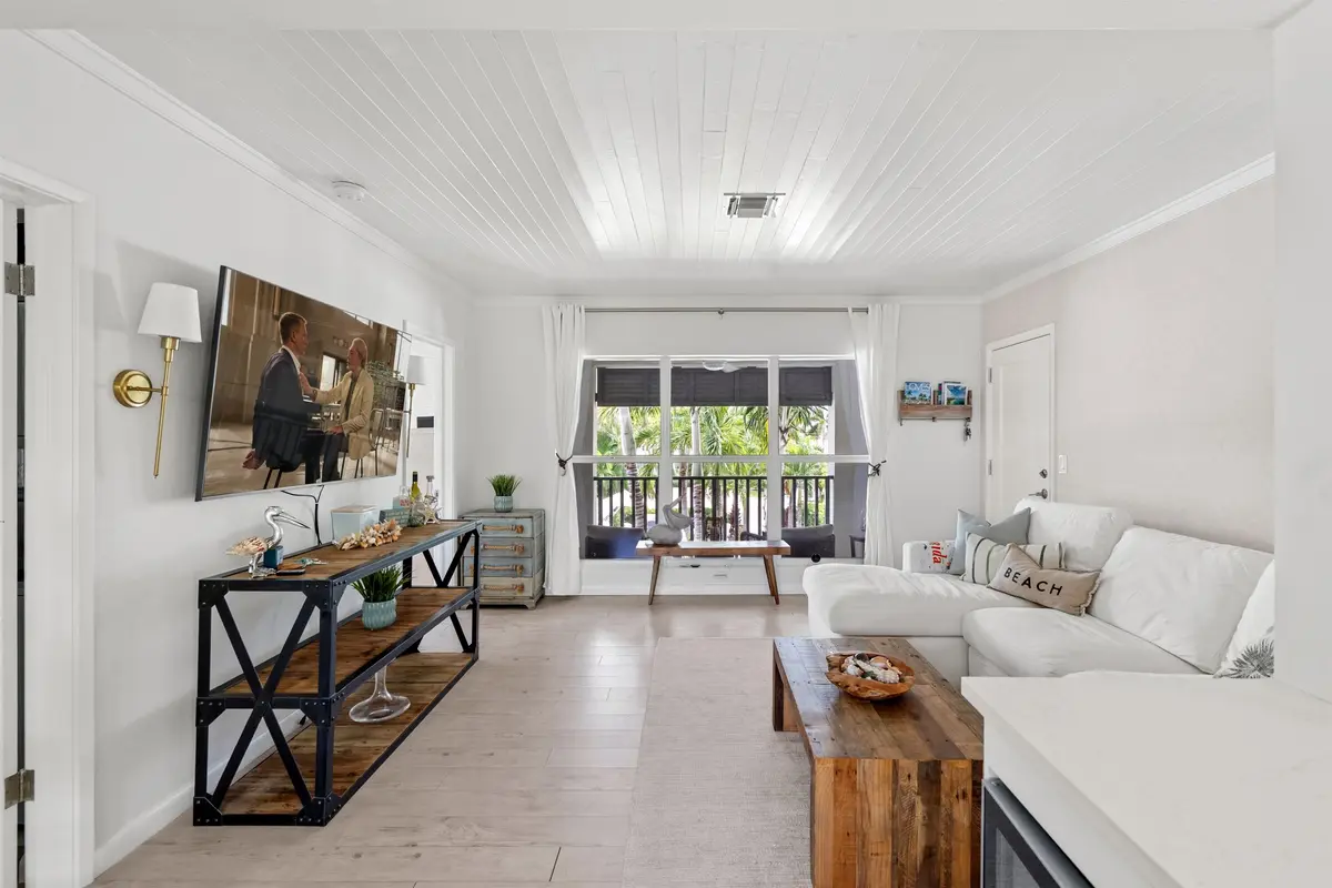 FAMILY_ROOM_STRAIGHT_DT at 1025 CASUARINA Road 7, Delray Beach