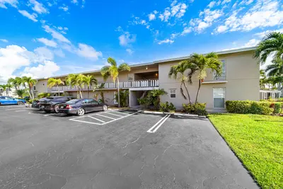 315 CIRCLE Drive 201, Boynton Beach – Condominium for sale