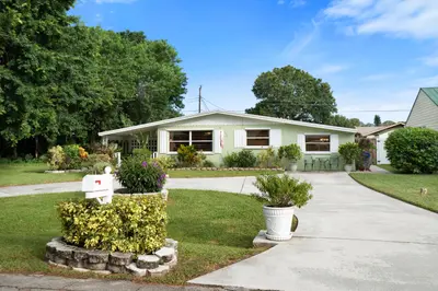 2330 SE Madison Street, Stuart – Single Family Residence for sale